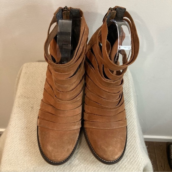 FREE PEOPLE SZ 38 Hybrid  Stacked Heel Strappy Back Zipper Ankle Boots Booties - Picture 5 of 11